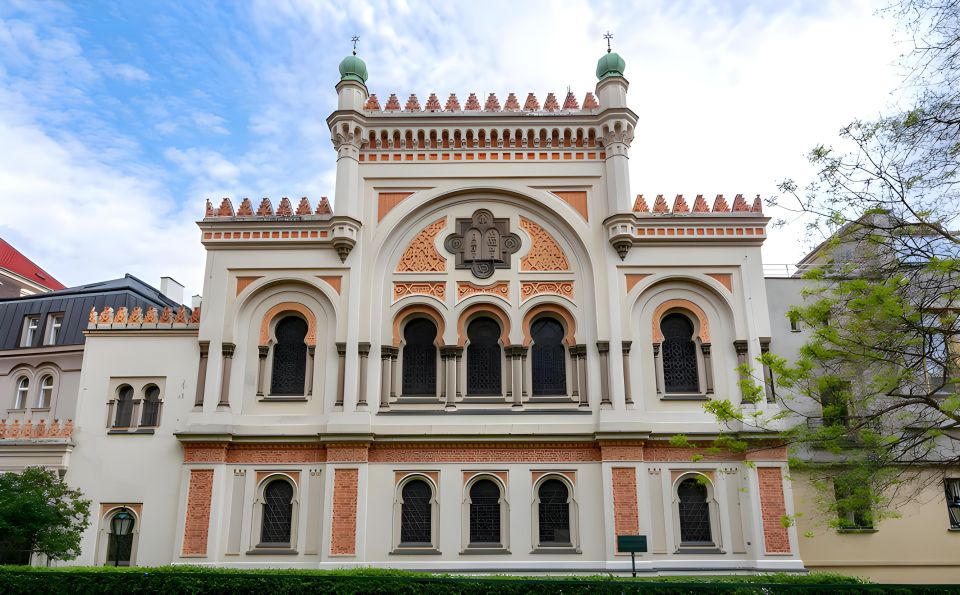Prague: Prague Synagogues & the Jewish Cemetery Guided Tour - Maisel Synagogue: the start of the story