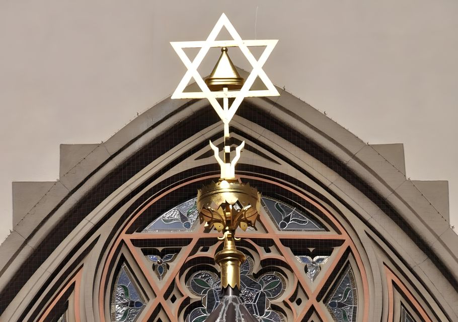 Prague: Prague Synagogues & the Jewish Cemetery Guided Tour - Old Jewish Cemetery: where funeral customs meet the scale of loss