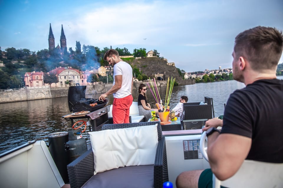 Prague: Private River Cruise with Unlimited Beer or Prosecco - Drinks onboard: how unlimited beer or prosecco works in real life