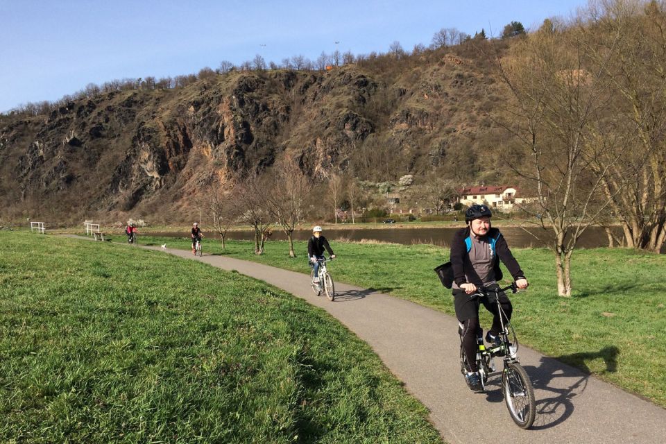 Prague: River & Park Bike Tour to Troja Chateau - Meeting at Praha Bike (Dlouhá 24): the small-group advantage