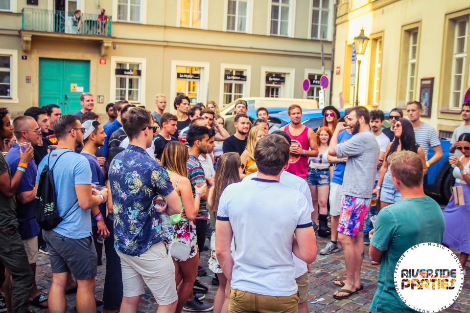 Prague Riverside Parties Tour - Meeting at Hangover House and the Isaac-led kickoff