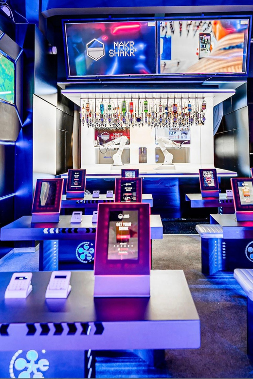 Prague: Robotic Bar Entry with a Drink Included - Inside the Bar: How the Robots Work Their Magic