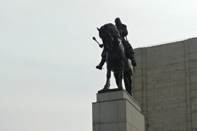 Prague Running Tour: City Highlights And Hidden Places - Meeting point, pickup, and how the run starts