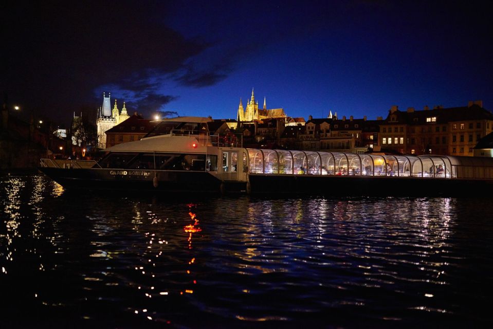 Prague: Sightseeing Dinner Cruise on Open-Top Glass Boat - Practical tips that make your evening smoother