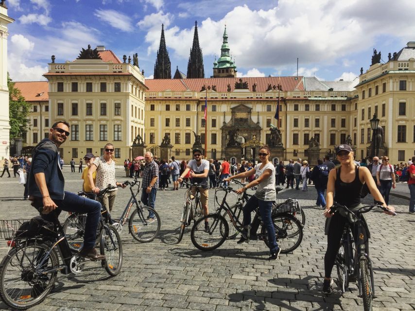 Prague: Stunning Viewpoints, Castle, City & Park Bike Tour - Timing and effort: 150 minutes that actually feels like a tour
