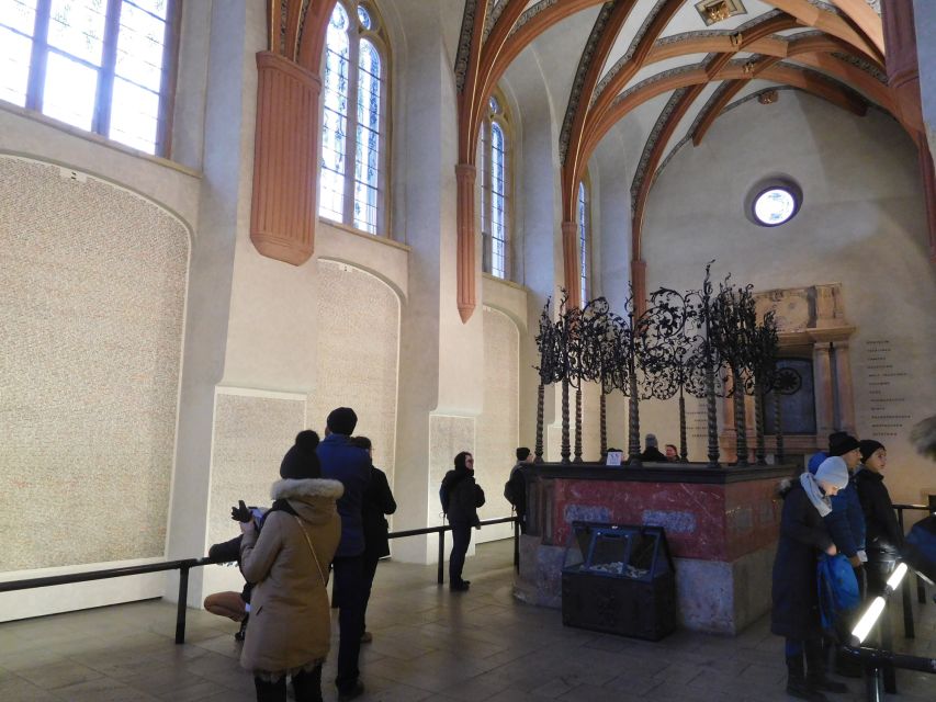 Prague: Synagogues and Jewish Quarter Private Walking Tour - A Jewish Quarter Tour That Turns Buildings Into Context