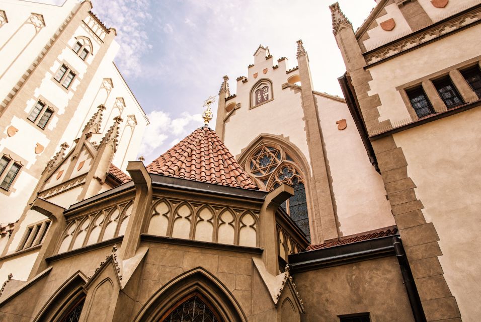 Prague: Synagogues and Jewish Quarter Private Walking Tour - Your 150 Minutes: How the Tour Flows on the Ground