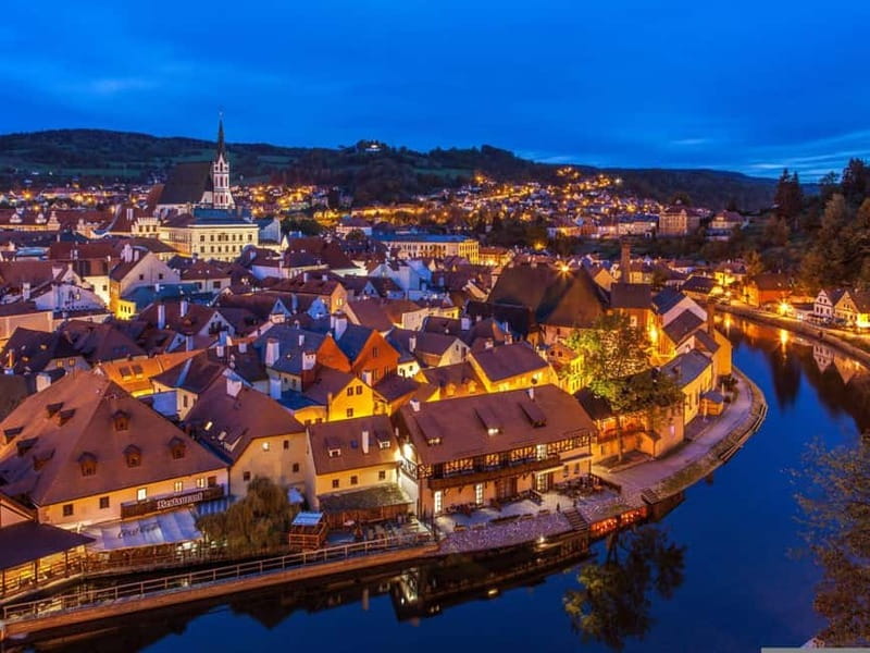 Prague: Transfer to Vienna via fabulous Cesky Krumlov - Key highlights at a glance