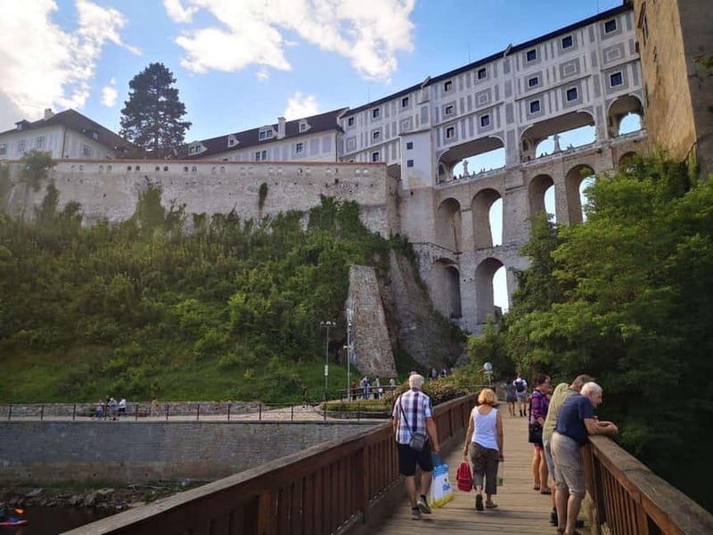 Prague: Transfer to Vienna via fabulous Cesky Krumlov - From Prague door-to-door to Český Krumlov in a couple hours