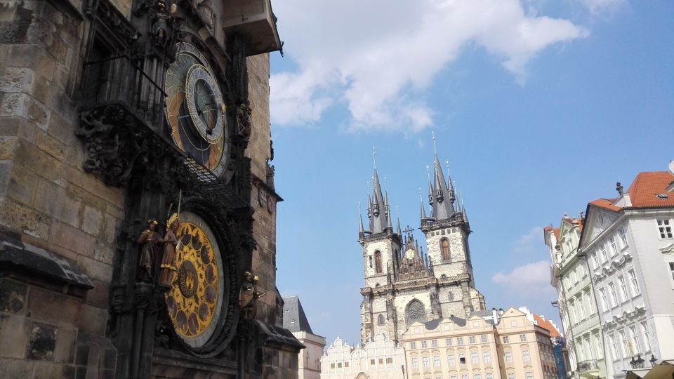 Prague: Vintage Car Ride and Walking Tour - Price and value: when $341 makes sense for you