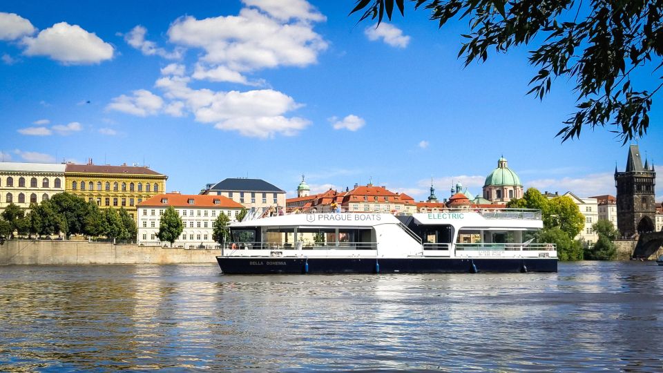 Prague: Vltava River Sightseeing Cruise - Smíchov Water Lock: The Moment This Cruise Really Has