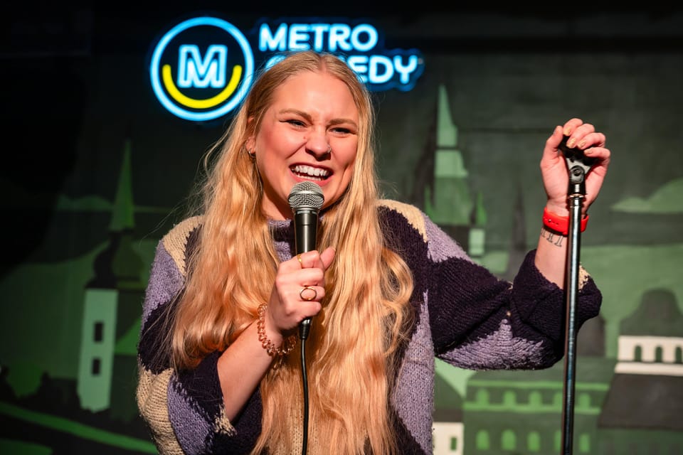 Prague: Wednesday Stand-Up Comedy in English - Before the first joke: using the bar time well