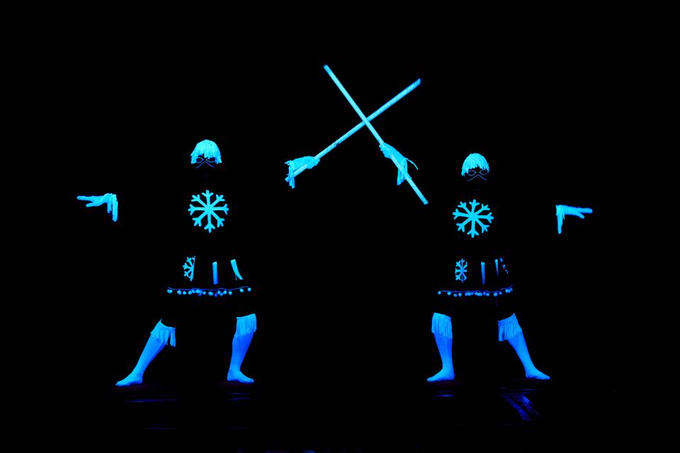Prague: WOW Show Black Light Theater - What a 65-Minute Show Run Looks Like (No Intermission)