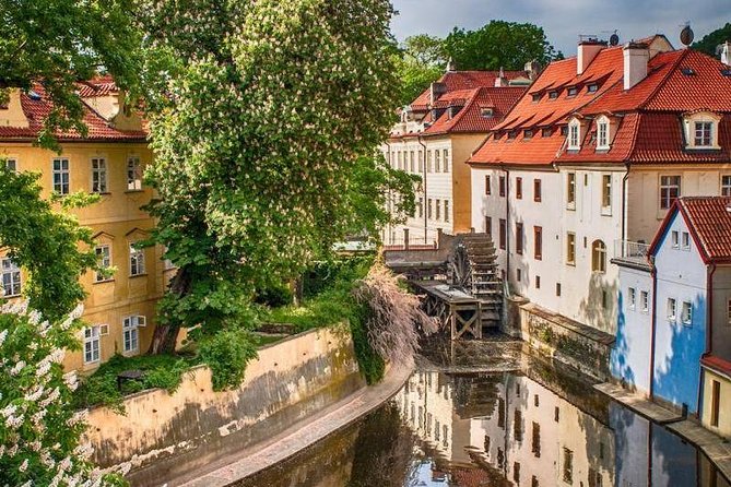 Prague's charming old places tour in Russian language - Beer at U dvou koček and the short breather before Charles Bridge