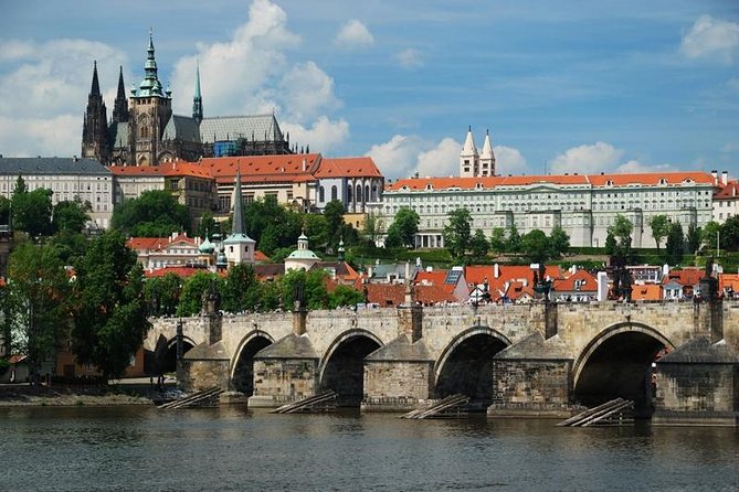 Prague's charming old places tour in Russian language - Old Town rotunda, Vltava viewpoints, and the slow build toward Josefov