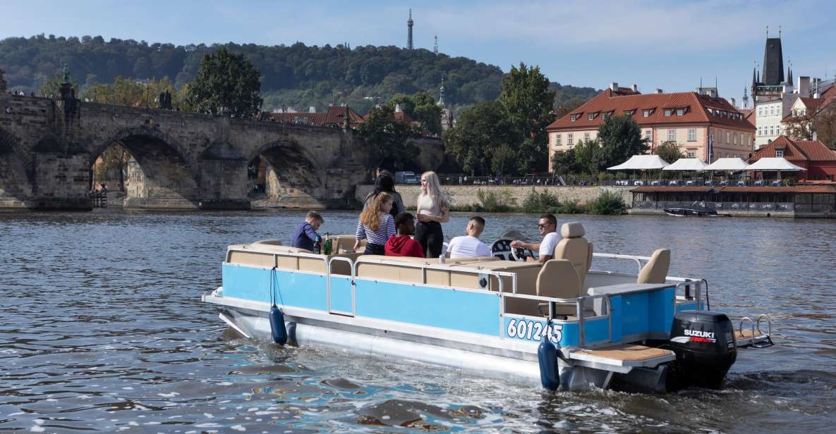 Private Boat Cruise With Unlimited Prosecco - How this 1-hour Prague Vltava cruise feels in real life