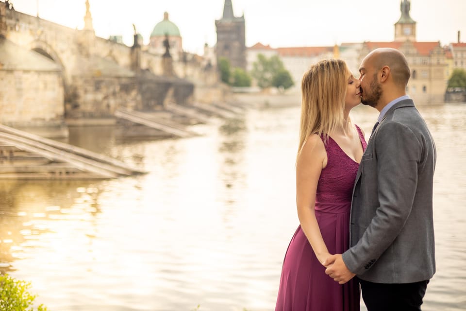 Private Prague Sunrise Photoshoot + Walking Tour - Morning Light, Small Group Steps: How the Prague Sunrise Session Works