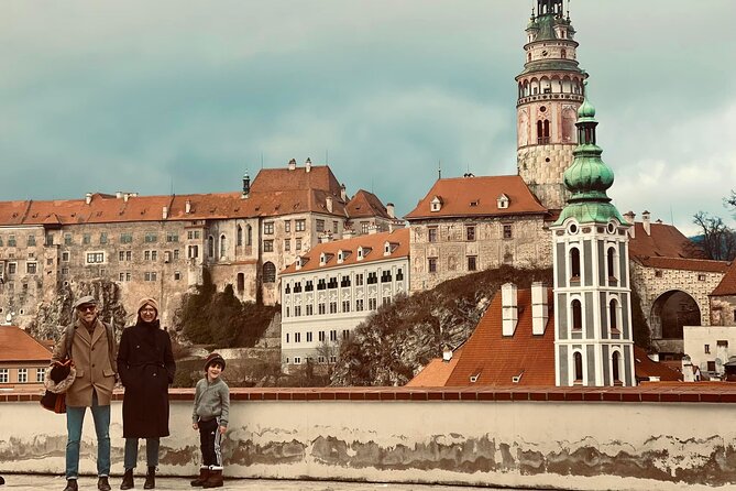 Private UNESCO Český Krumlov Trip from Prague with Local Guide - Český Krumlov Castle Courtyards and the Stories That Stick