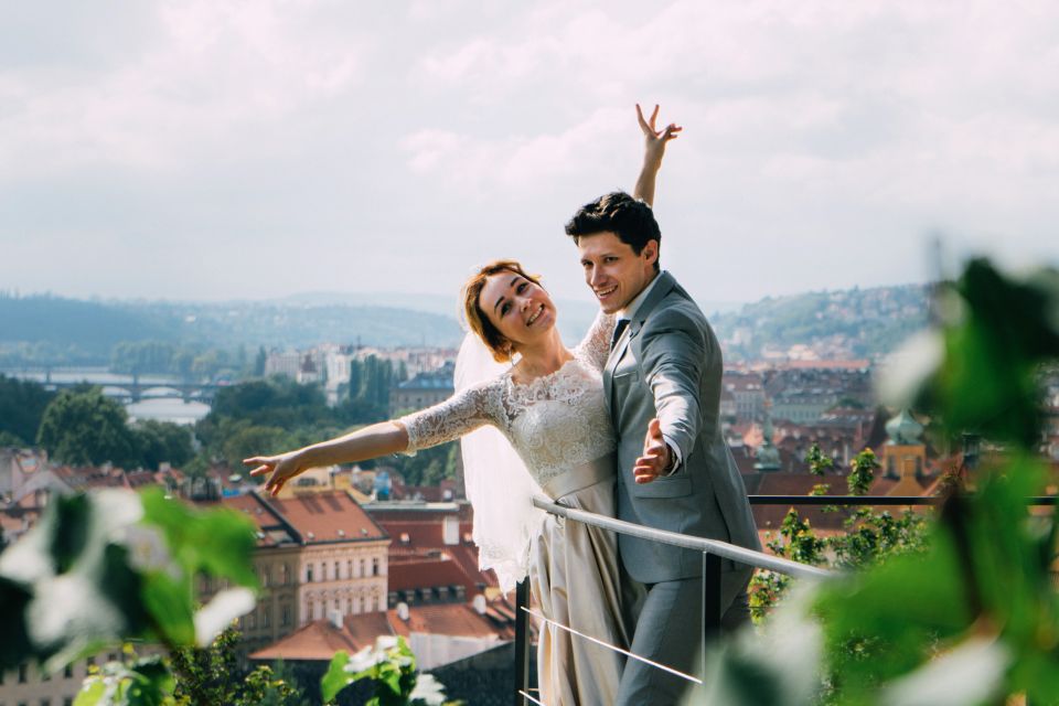 Professional photoshoot in Prague - 1 hour, 30 or 15 min - Should You Book a Professional Photoshoot in Prague?