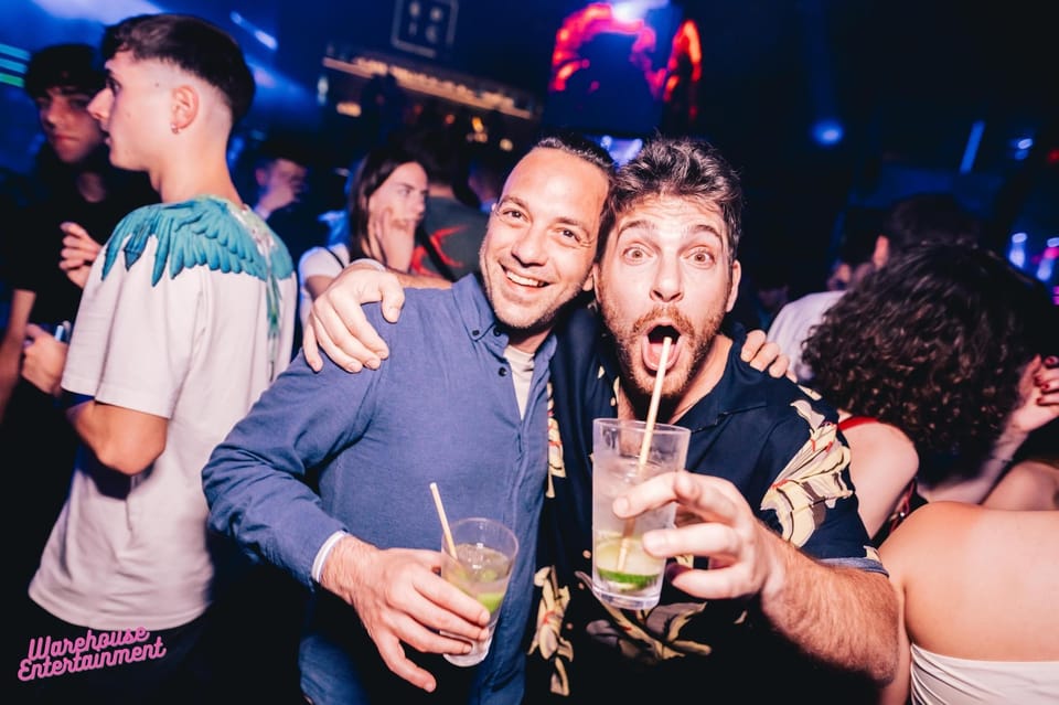 Pub Crawl with Shots and Night Club I Prague - Who should book this, and who should skip it