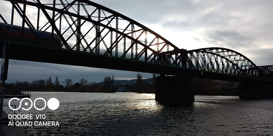 Real life in Prague - Easy Walk from Vysehrad to Vyton - Tea and homemade pastry: a small break with big payoff