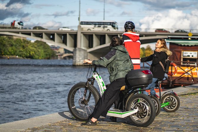 Rent your E-Scooter Hugo Bike in Prague! - Who should book this scooter rental in Prague
