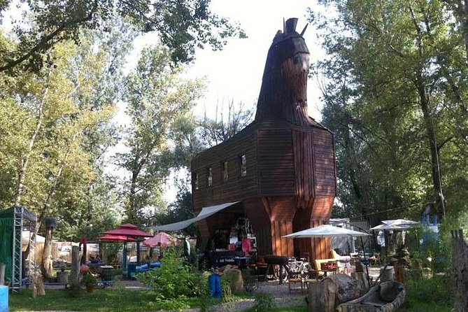 River & Park Bike Tour to Troja Chateau (Private small groups) - Pedaling the Vltava River to Troja Chateau: easy riding with one real test