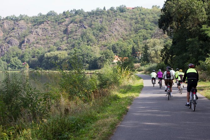 River & Park Bike Tour to Troja Chateau (Private small groups) - Who should book this Prague bike tour to Troja Chateau?