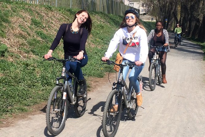 River & Park Bike Tour to Troja Chateau (Private small groups) - Should you book? My call