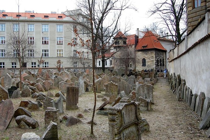 Small-Group Tour through the History of Jewish Prague - Maisel Synagogue: From 10th Century Roots to Emancipation