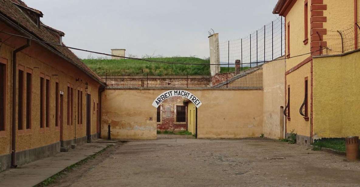 Terezin concentration field excursion - From V Celnici 4 to Terezín: the ride briefing that matters