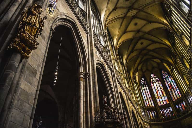 Tour of Prague Castle in italian language ticket included - Getting started in the Second Courtyard (and why meeting point matters)