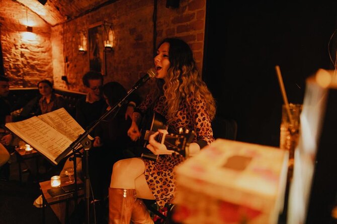Wednesday Night Live Music and Cocktails Ticket in Kontakt Bar - Arrive at 9:30 pm: the best window before the 10:30 show