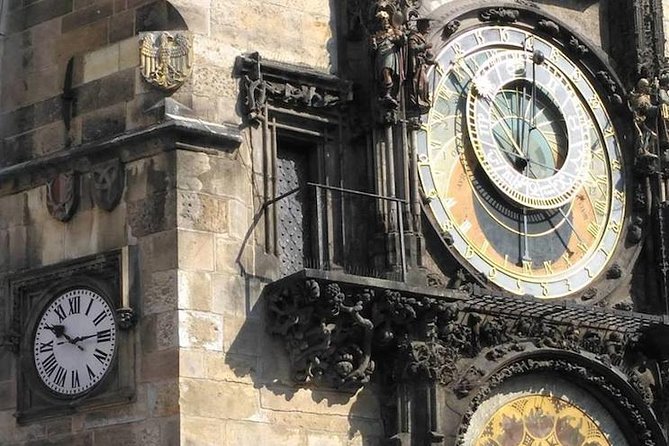 Your own guide for Old Town Highlights and Secrets Tour - Practical tips for a smooth walk in any weather